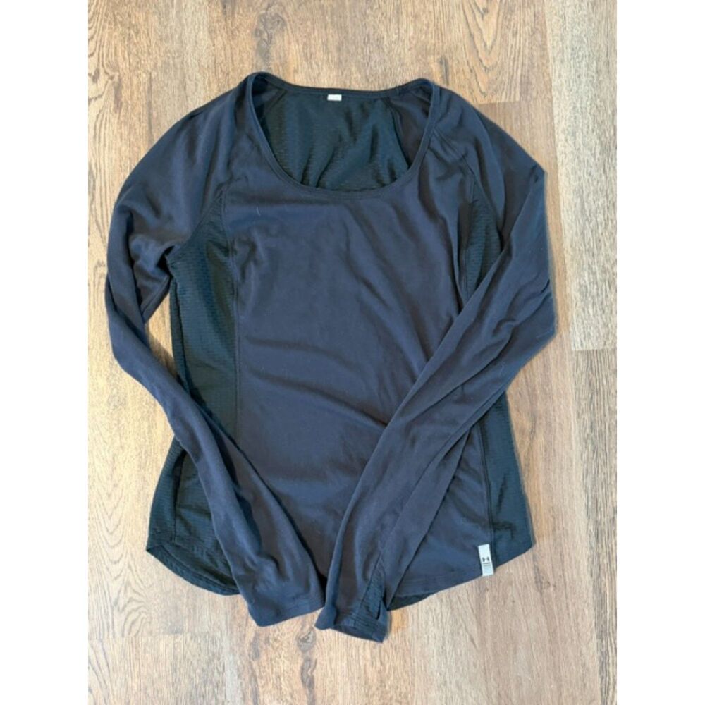 Under Armor Long Sleeve Active Top Sizes M